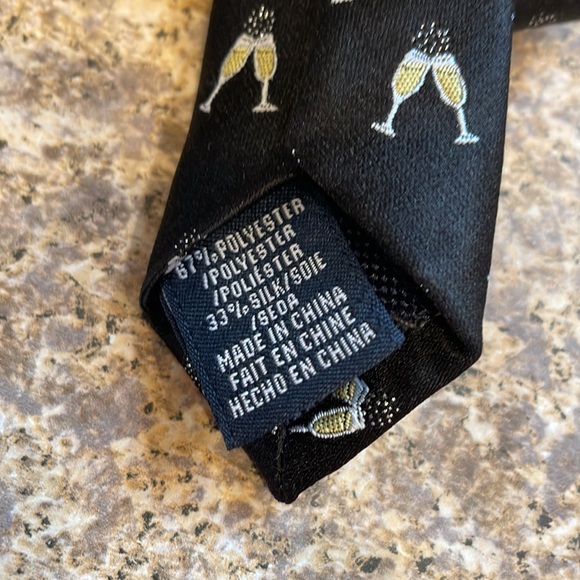 Festive Nautica tie w champagne glasses - Picture 4 of 4